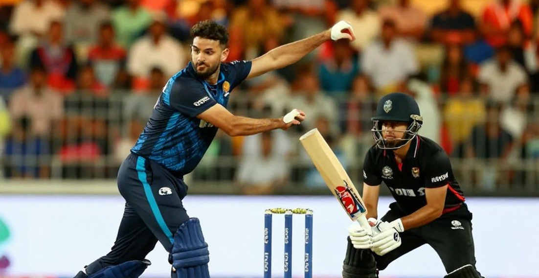 মাঝের ওভারের বিল: বাংলাদেশের টি-টোয়েন্টি মডেল, ফ্যান-টোকেনের অর্থনীতি আর একটি ভুল নির্ণয় মাঝের ওভারের বিল: বাংলাদেশের টি-টোয়েন্টি মডেল, ফ্যান-টোকেনের অর্থনীতি আর একটি ভুল নির্ণয়