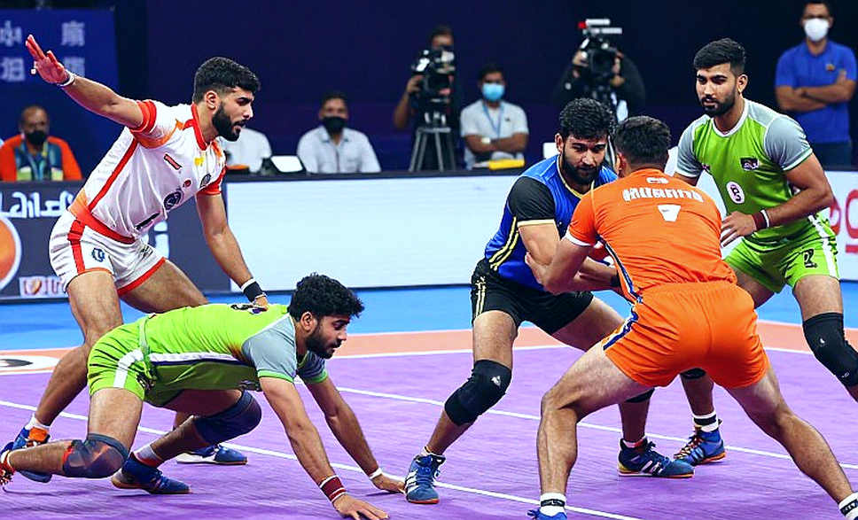 হাই-ফ্লায়ারের ছয় ফুট: পবন সেহরাওয়াতের লাফ, ভারতের রক্ষণ আর ইরানের ছায়া