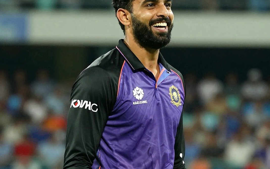 গ্লাভসের আড়ালে বেঞ্চের অঙ্ক: জয়সওয়াল বিতর্কে অনামী সূত্রের তিন শব্দ গ্লাভসের আড়ালে বেঞ্চের অঙ্ক: জয়সওয়াল বিতর্কে অনামী সূত্রের তিন শব্দ