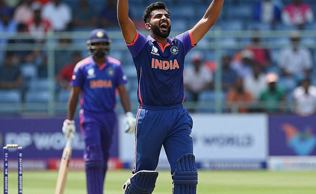 ২১৪ রানের হারের পর গ্লাভস হাতবদল: জেবেরহার সকালে দক্ষিণ আফ্রিকার নীরব সমন্বয়